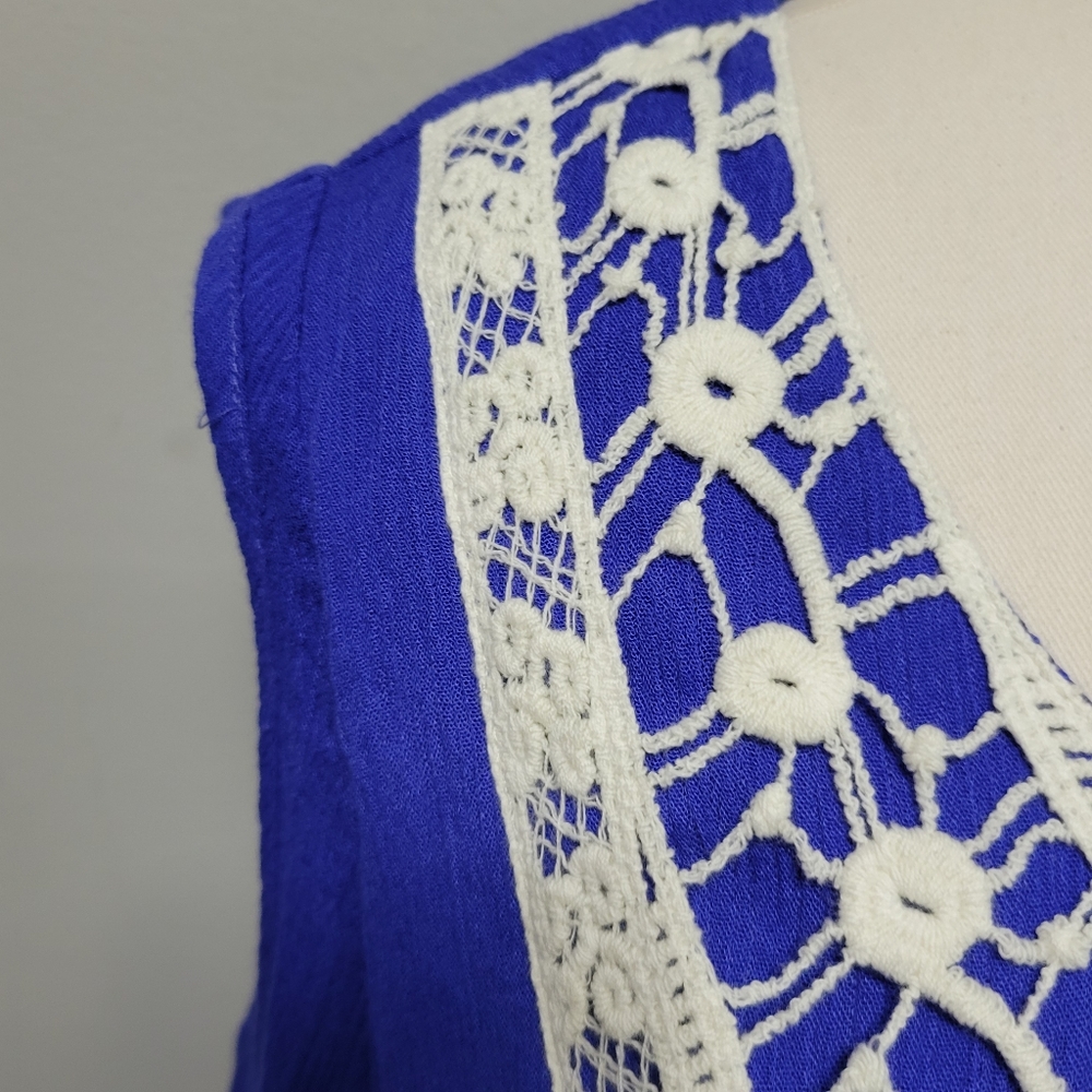 Entro blue crepe tassel crochet tassel trim shift dress size medium - Picture 2 of 7